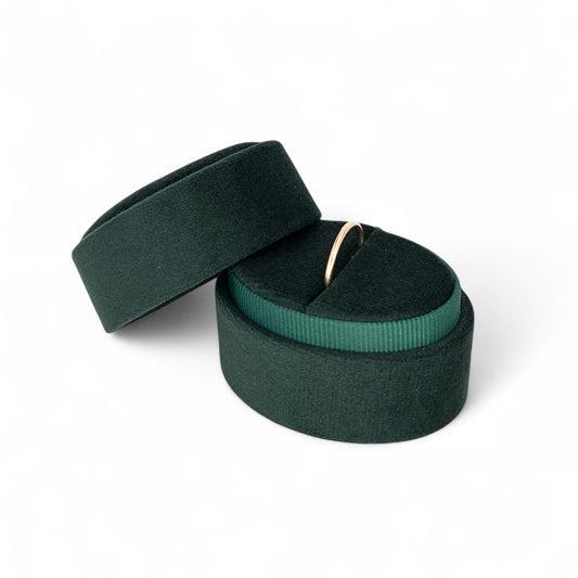 Oval Velvet Single Ring Box