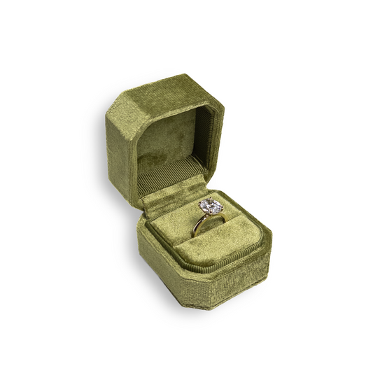 Cut Corner Hinge Velvet Single Ring Box