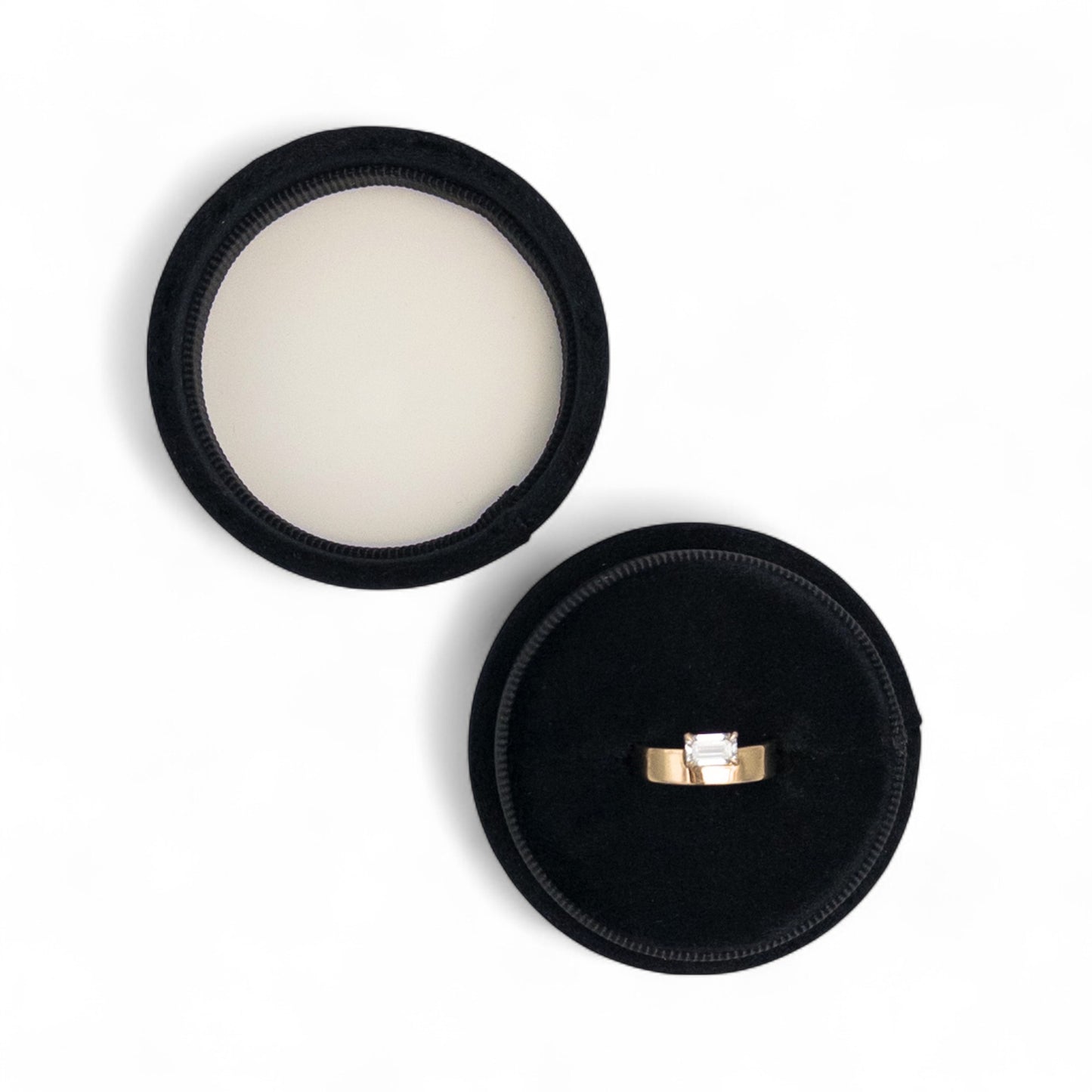 Round Velvet Single Ring Box