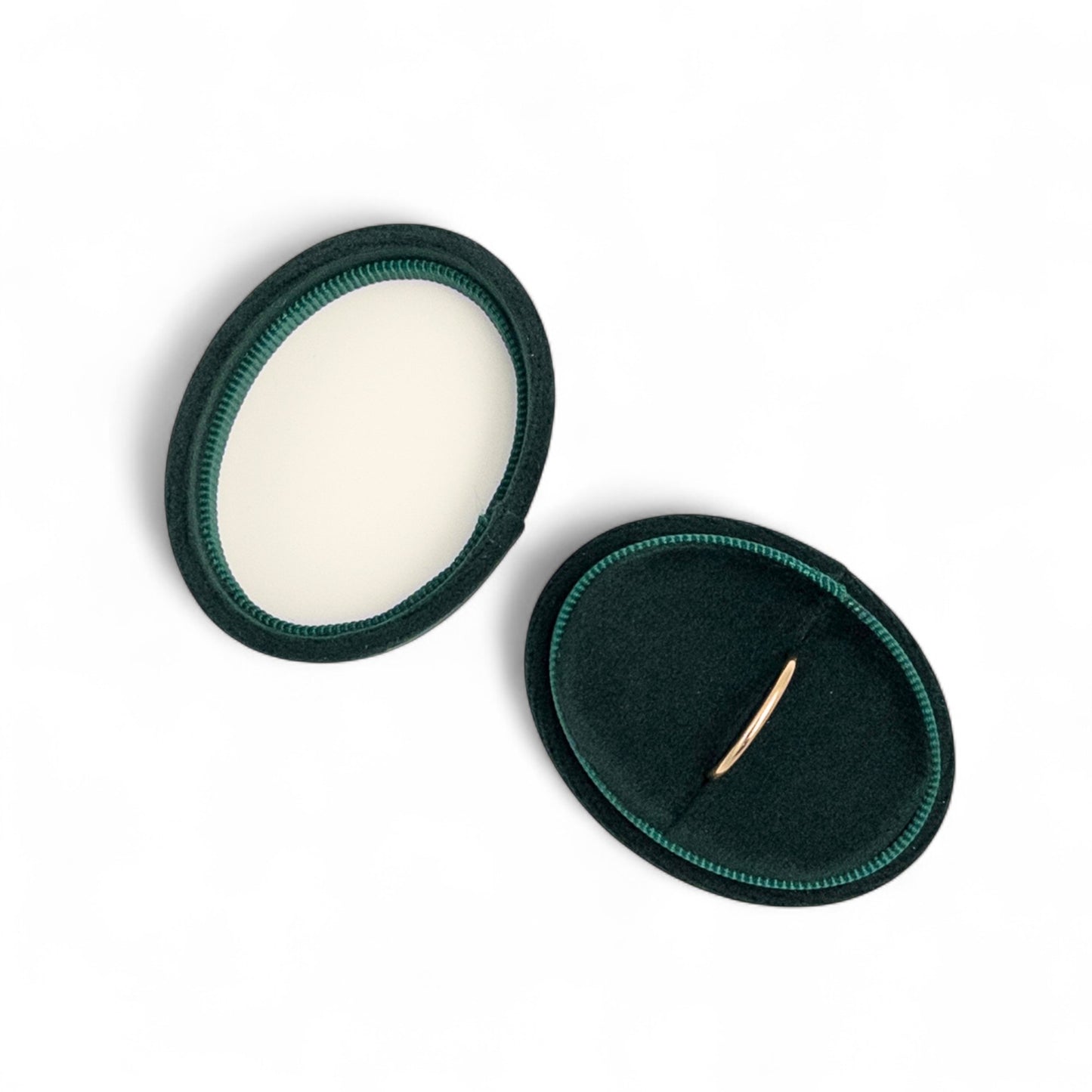 Oval Velvet Single Ring Box