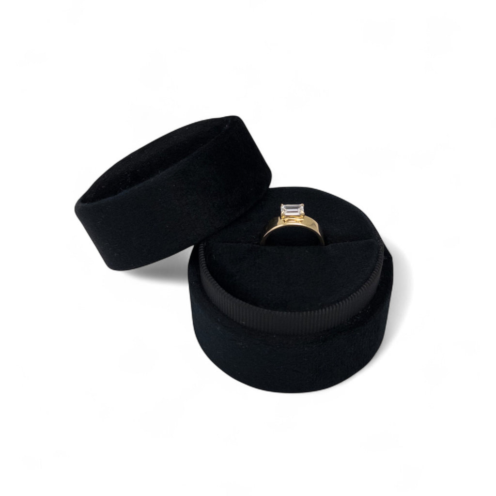 Round Velvet Ring Box