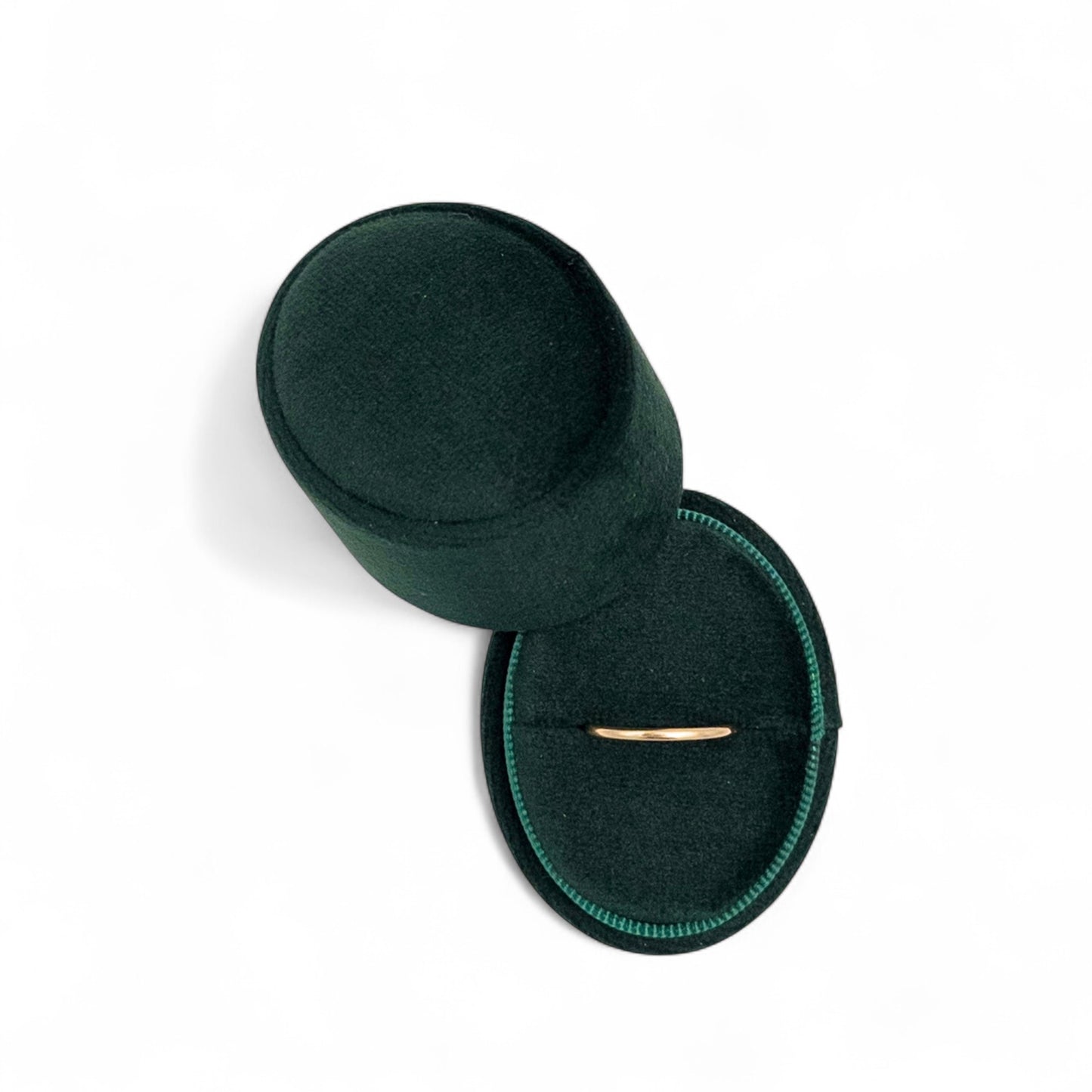 Oval Velvet Single Ring Box