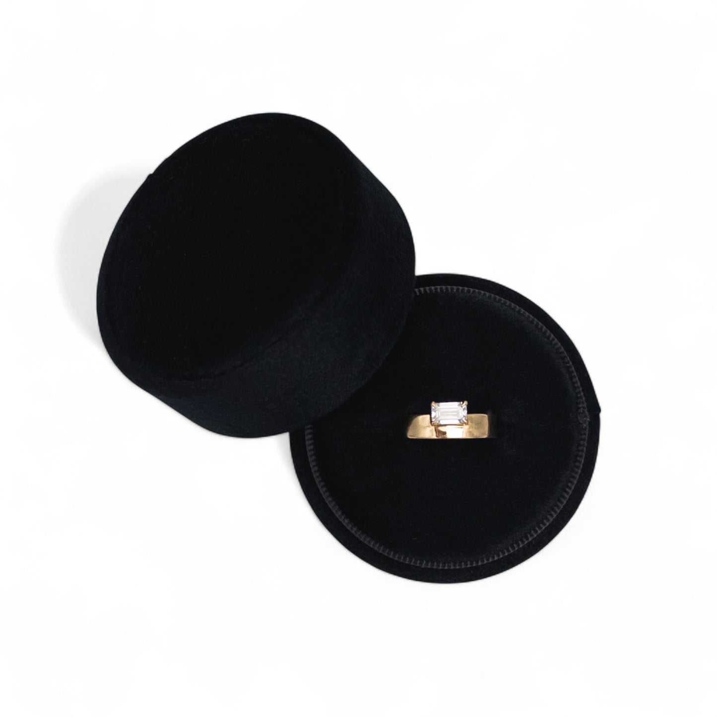 Round Velvet Single Ring Box