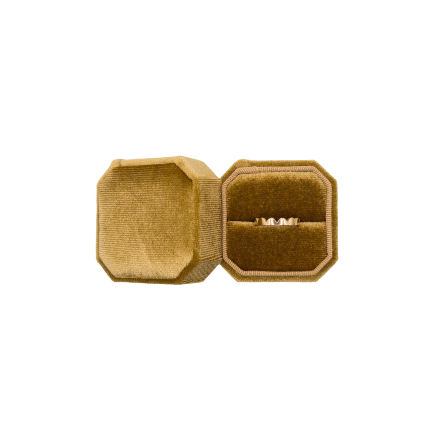 Golden Velvet Single Ring Box with Lid