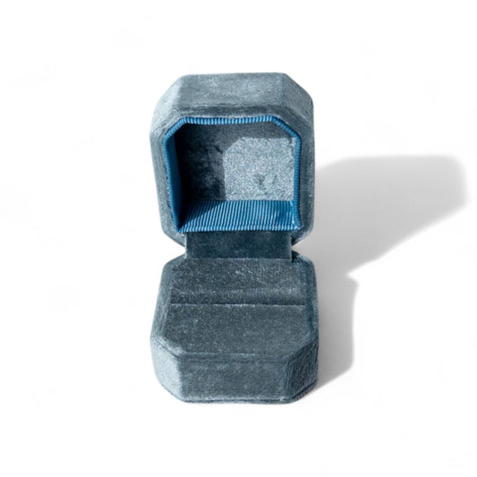 Cut Corner Hinge Velvet Single Ring Box