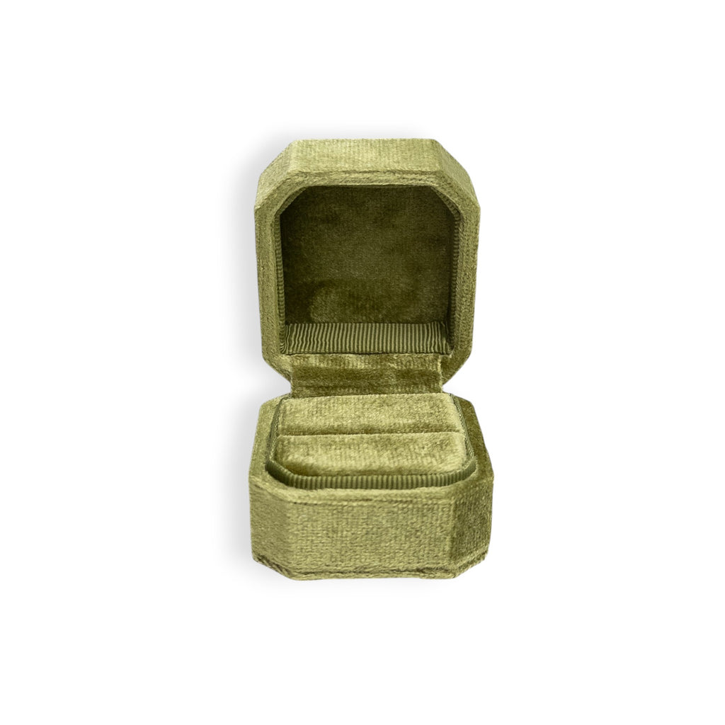 Cut Corner Hinge Velvet Ring Box