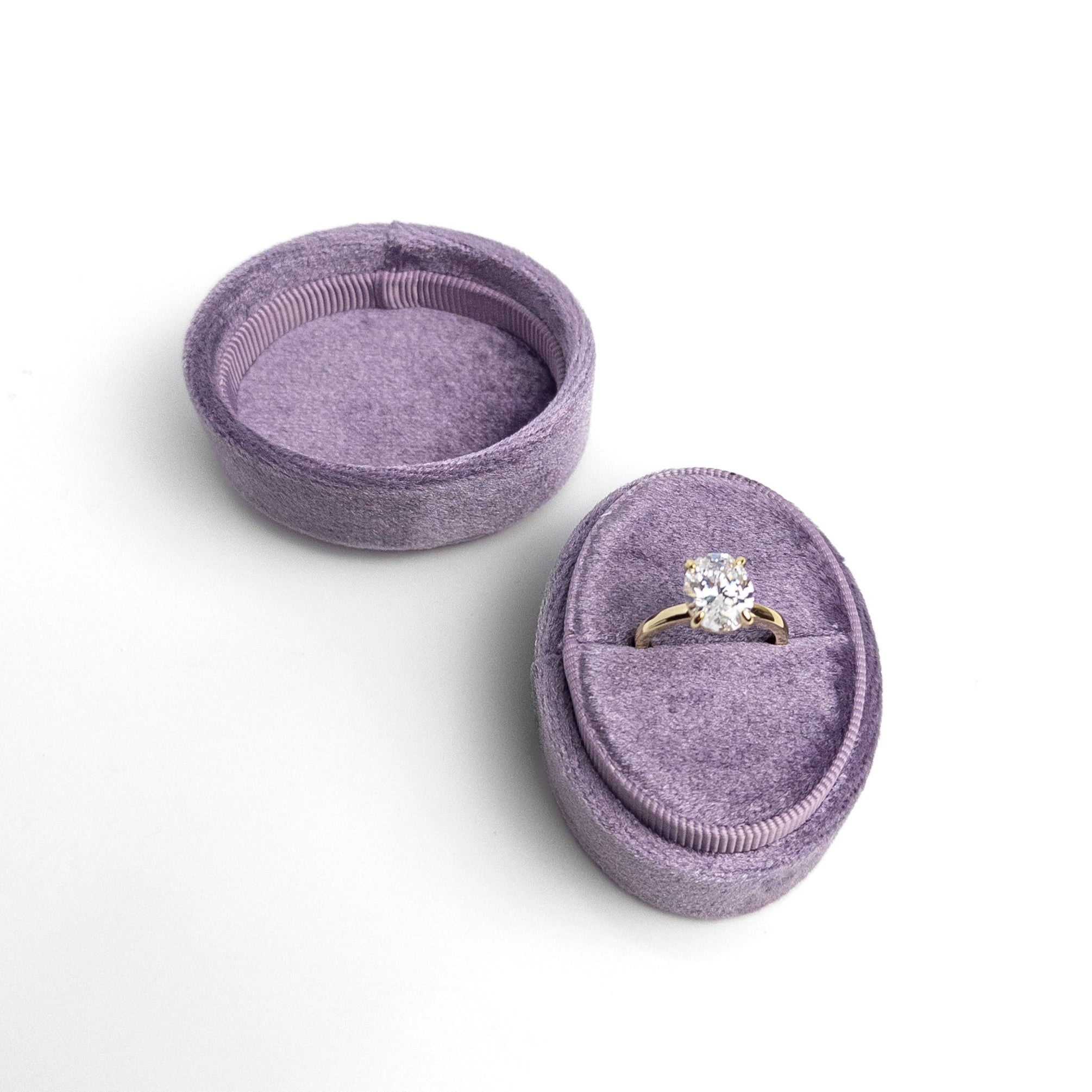 Oval Velvet Ring Box