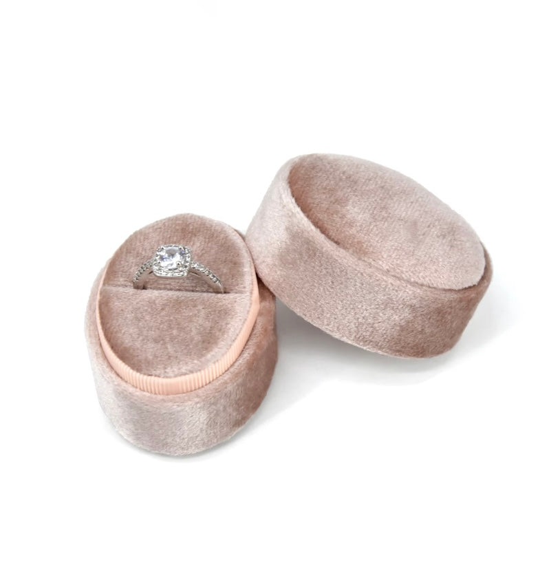 Oval Velvet Ring Box