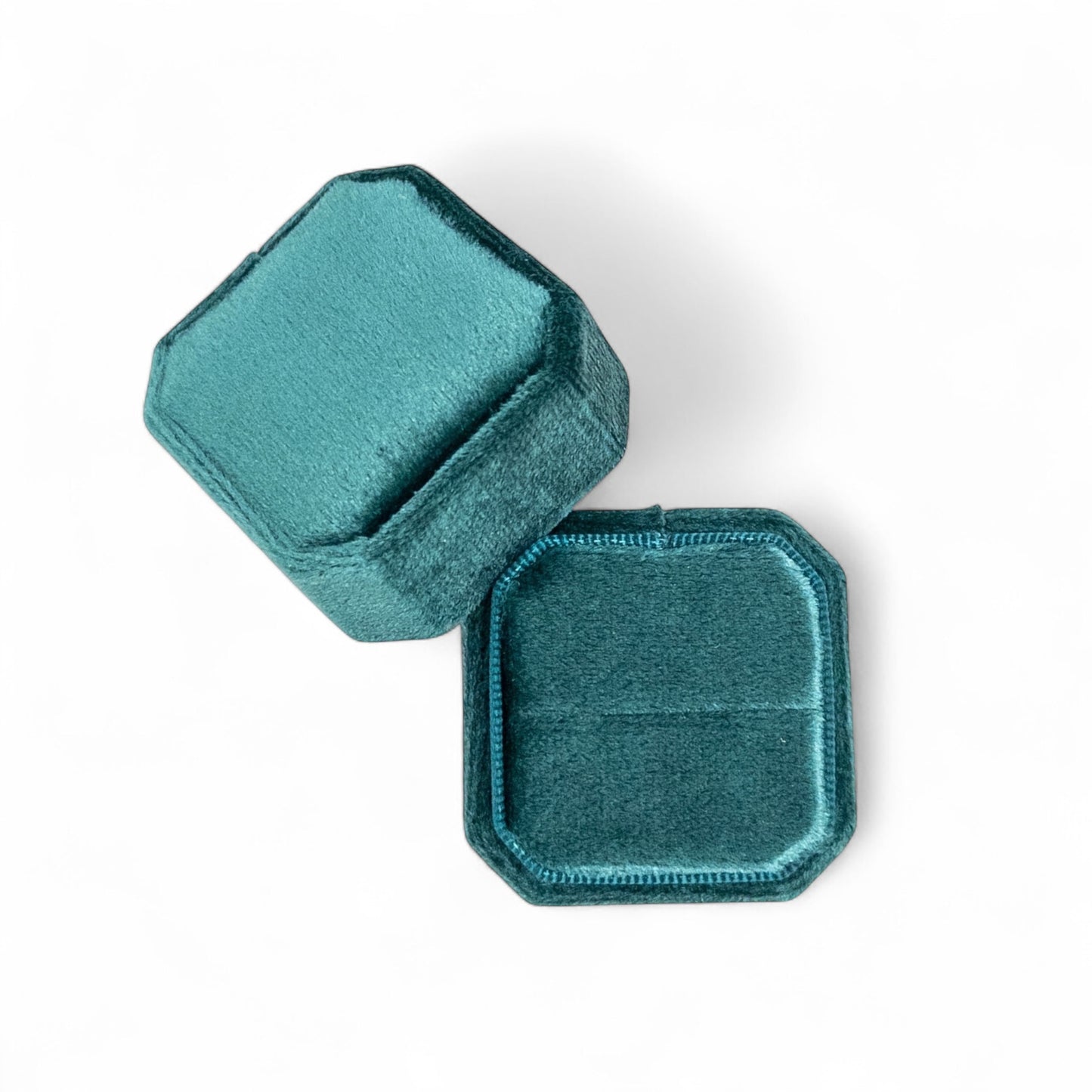 Cut Corner Square Velvet Single Ring Box